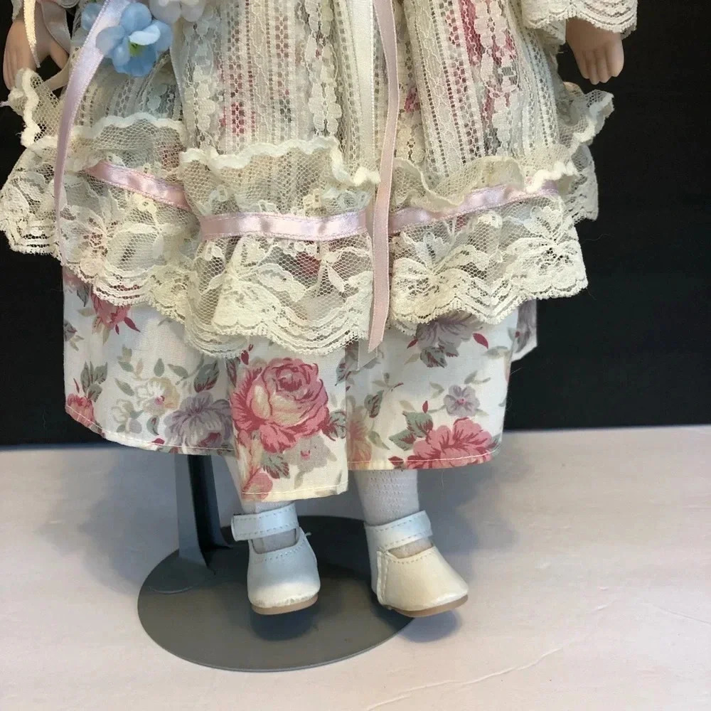 Vintage doll - Picture 7 of 8